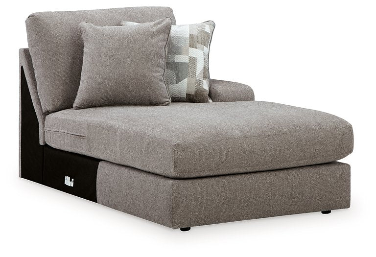 Lindon Sectional with Chaise